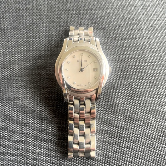 Women’s Gucci Watch 5500L - Picture 1 of 4